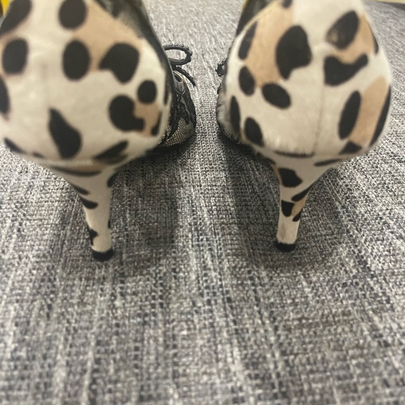 BEBE , leopard fur, lace, & patent studded bow on toes pumps!😊 - Picture 3 of 6